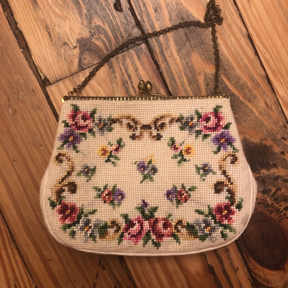 Vintage Walborg Floral Embroidered Clutch purse